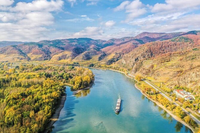 3-Hour Private Hiking Tour to historic places around Spitz in Wachau Valley - Key points at a glance