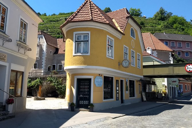 3-Hour Private Hiking Tour to historic places around Spitz in Wachau Valley - What a private guide changes