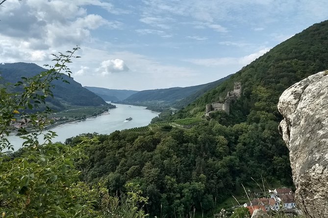 3-Hour Private Hiking Tour to historic places around Spitz in Wachau Valley - Who will get the most from this hike