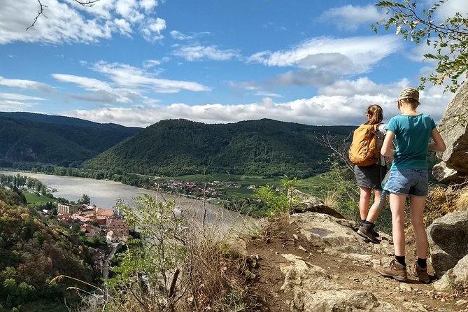 4-Hour Private Alpine Hiking Tour 'In the footsteps of king Lionheart' - Dürnstein gives the hike a strong beginning