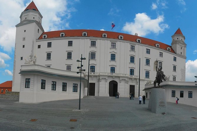 8 days European Highlights PRIVATE TOUR from Budapest including Budapest Vienna Prague and Bratislava - A slower Budapest day with an old town and thermal baths