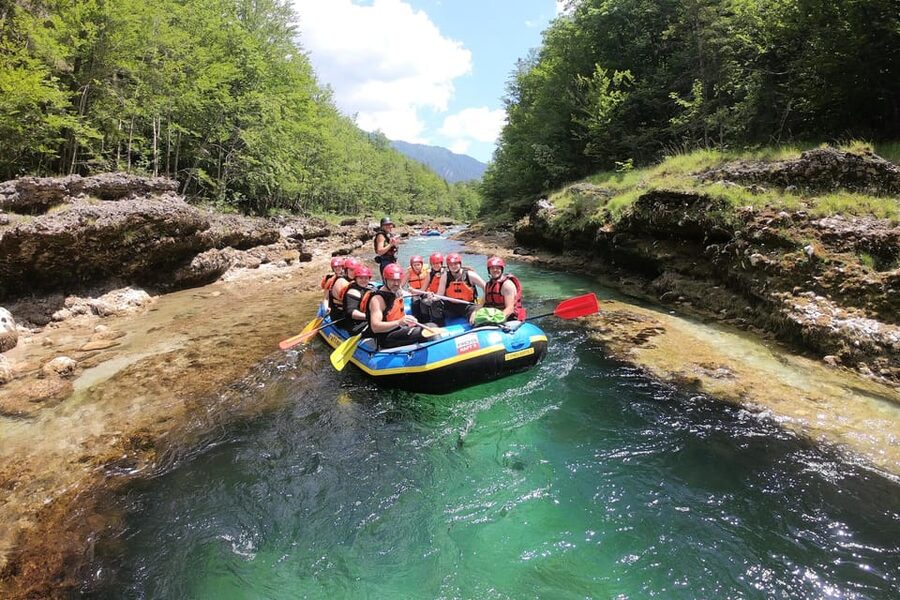 Adventurous rafting tour on the Salza - pure whitewater action! - The safety briefing before the first rapid