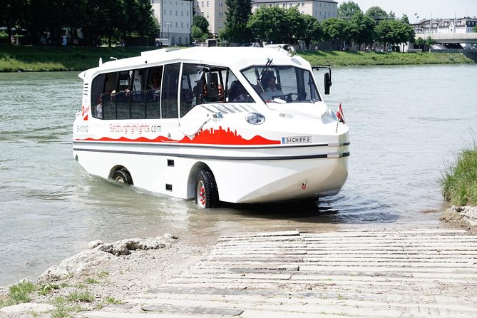 Amphibious Splash Tour on the water & on the land in Salzburg - Meeting the amphibious vehicle by the Salzach