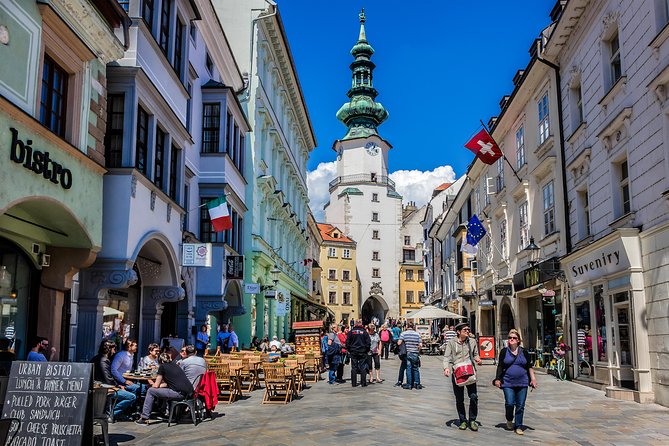 Beer Lovers’ Day Trip: Vienna to Bratislava - Getting from Vienna Hauptbahnhof to Bratislava
