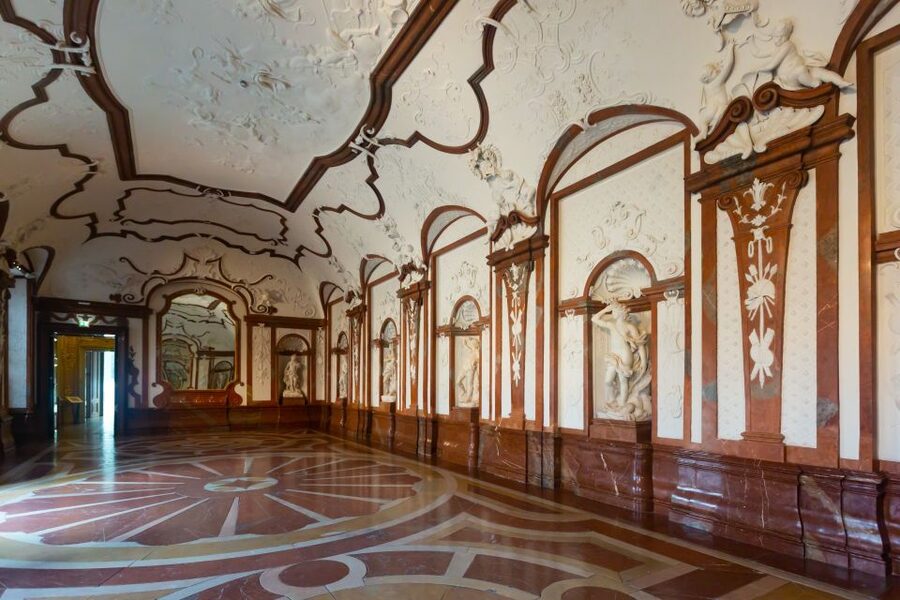 Belvedere Palace: Tour with Skip-the-Line/Transfer Options - How the private transfer affects the value