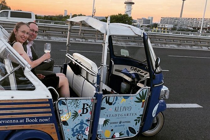 Best of Vienna Tour in TUK TUK! - What the driver-guide adds