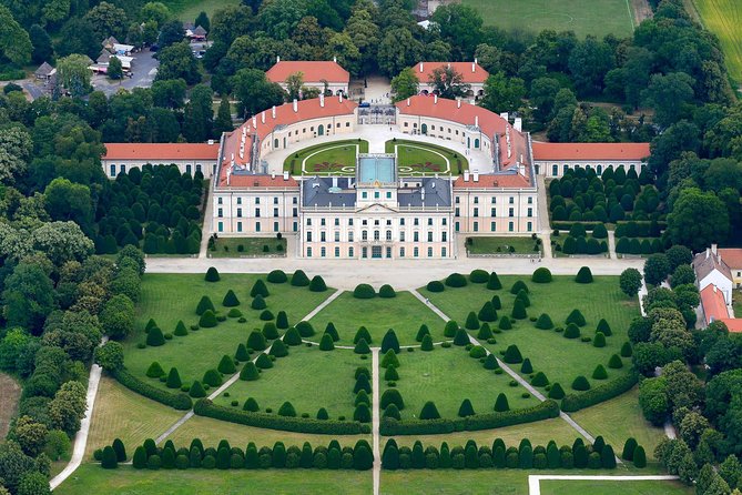 Budapest-Vienna One-Way Sightseeing Transfer - Key details to know before booking
