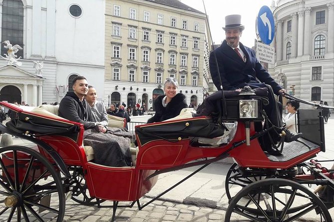 cab rides - Heroes Square and the city’s formal heart