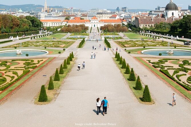 Christmas at Belvedere: 3hr Private Tour of Upper Palace & Market - What the private format is worth