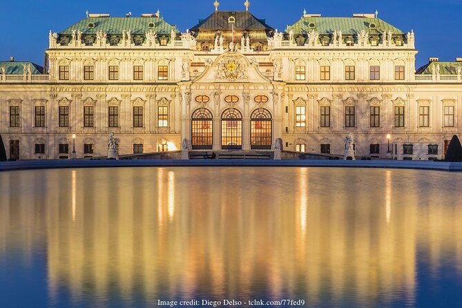 Christmas at Belvedere: 3hr Private Tour of Upper Palace & Market - Meeting point, timing, and physical effort