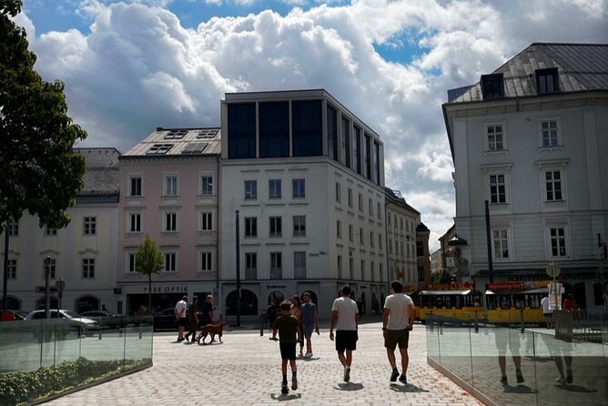 CITY QUEST LINZ: uncover the secrets of this city! - Ars Electronica Center: a strong first landmark