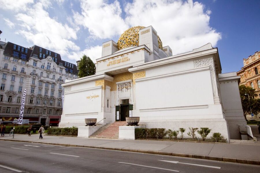 Classic Vienna: 3-Hour Guided Bike Tour - Urania, the Donau Canal, and a change of scenery