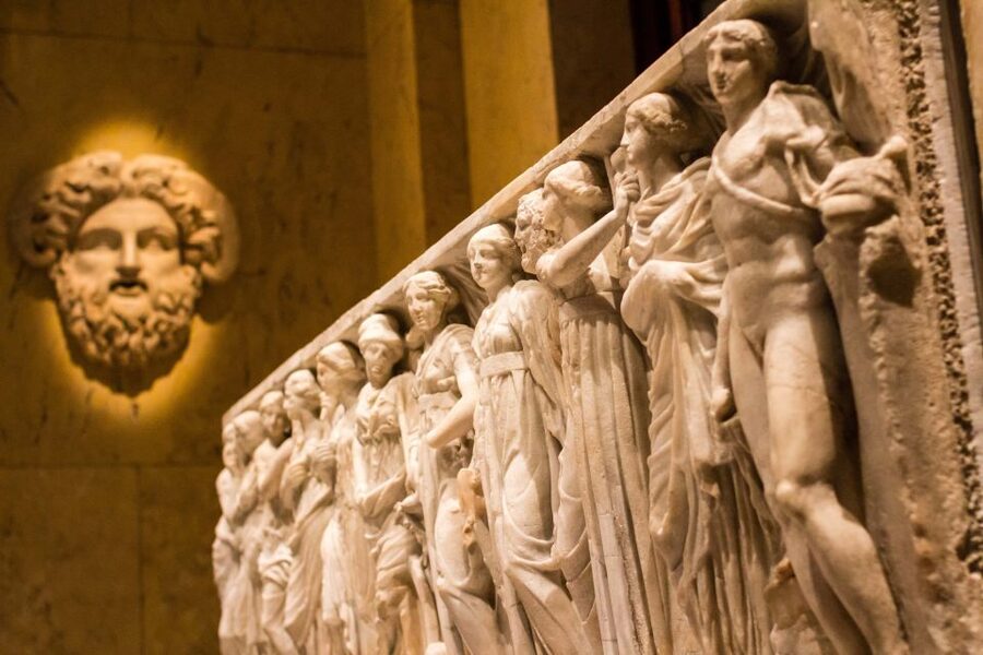 Combo Ticket: Kunsthistorisches Museum & Imperial Treasury - From art museum to Imperial Treasury