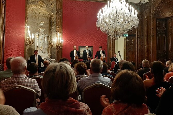 Concert at the Palais Schönborn-Batthyány by the Vienna Baroque Orchestra - Seating, coat check, and the small-room trade-off