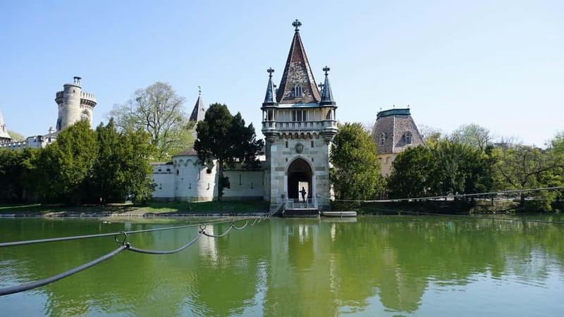 Day Trip from Vienna or Bratislava - Castles around Vienna - Marchfelderhof for Austrian food and eccentric décor