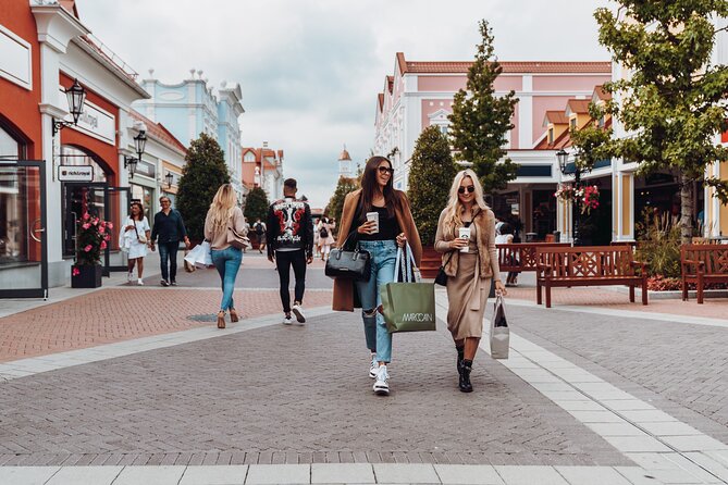 Designer Outlet Parndorf Return Shuttle Bus from Vienna - Food, rest areas, and family facilities