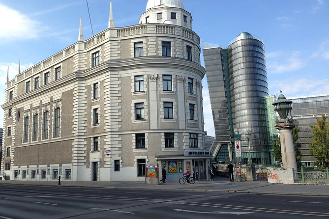 eBike Vienna 90min guided tour - use ebike for the whole day - The guide makes the difference