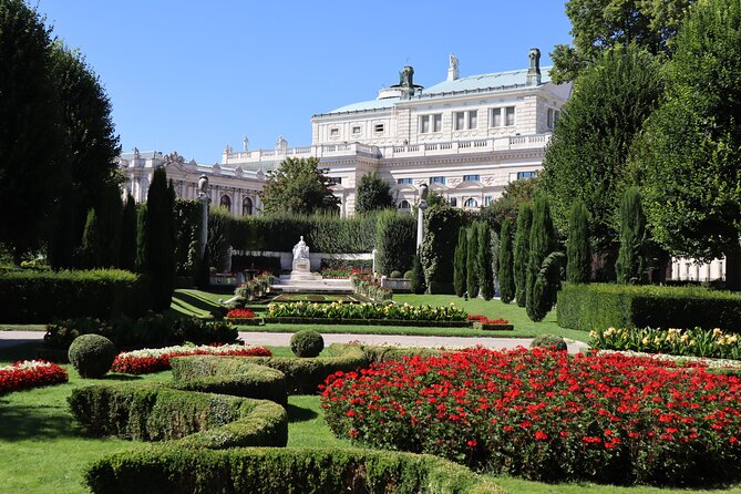 Empress Sisi - The Lady Di of Vienna - The value of the $42.06 price