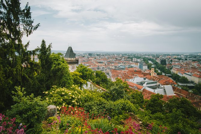 Explore Graz in 60 minutes with a Local - Hauptplatz and the first view of Graz