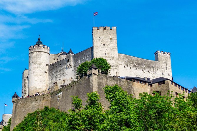 Explore Salzburg in 60 minutes with a Local - What the guide adds beyond a map
