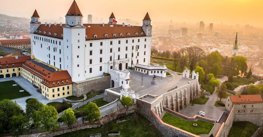 From Vienna: Bratislava with Local Guide, Castle & UFO Views - Why this Vienna to Bratislava trip works
