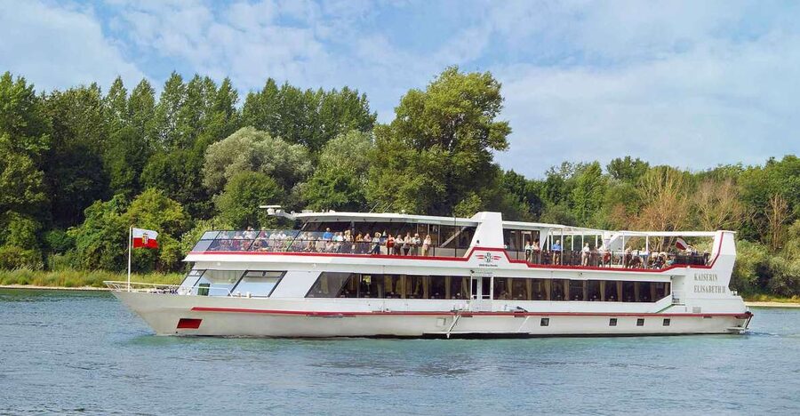 From Vienna: Day Cruise to Bratislava - Morning departure and breakfast on the Danube