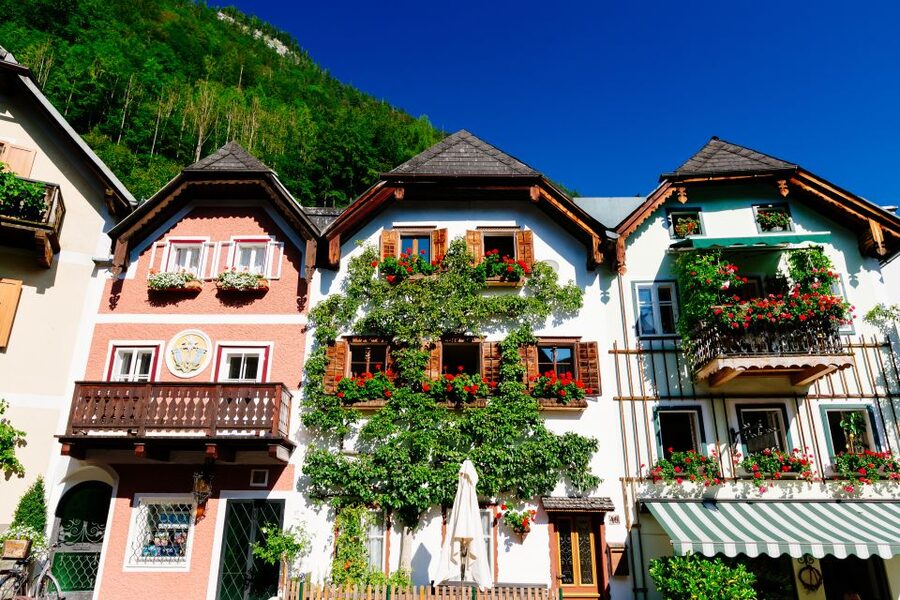 From Vienna: Full Day Trip to Hallstatt and Salzkammergut - Crossing Hallstätter See by boat