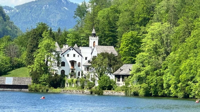 From Vienna: Gmunden, Hallstatt, Salzkammergut Day Tour - Hallstatt with four to five hours on your own