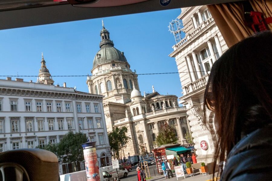 From Vienna: Guided Day Trip to Budapest - A panoramic coach tour through Budapest