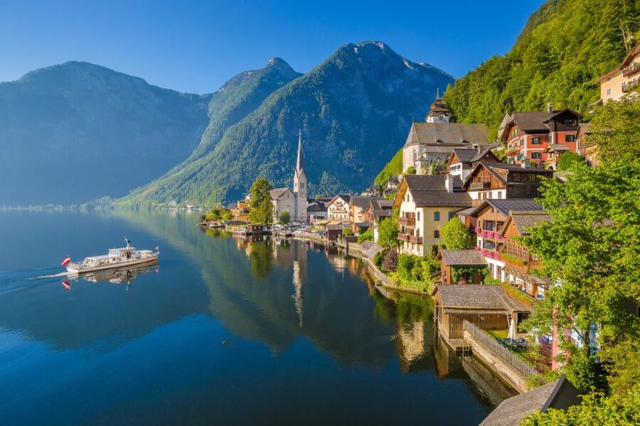 From Vienna: Hallstatt Day Trip with Hotel Pickup - Why Hallstatt makes a demanding day trip from Vienna