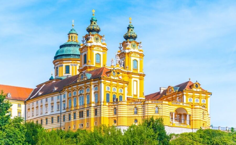 From Vienna: Melk, Salzburg, and Hallstatt Private Tour - Why the private vehicle matters on this route