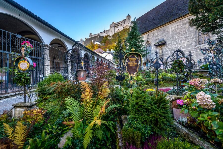 From Vienna: Sound of Movies Musical Tour to Salzburg - Hellbrunn Park in summer, Leopoldskron in winter