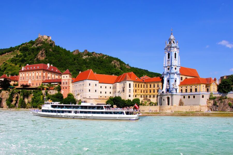 From Vienna: Wachau Valley Day Tour with Wine Tasting - How the Wachau wine tastings are handled