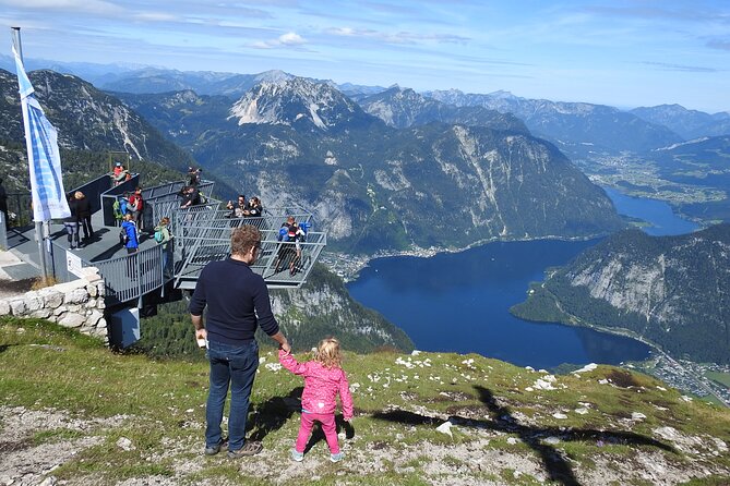 Full-Day Minivan Tour From Salzburg to Hallstatt with 5 Fingers,Lakes&Mountains - Fuschlsee and the first Alpine views