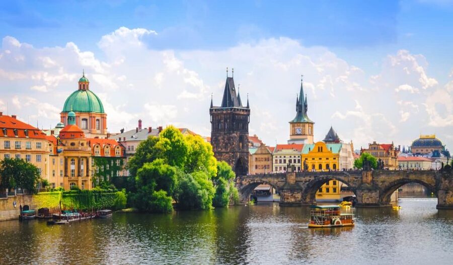 Full-Day Private Trip from Vienna to Prague - Starting above the city at Prague Castle