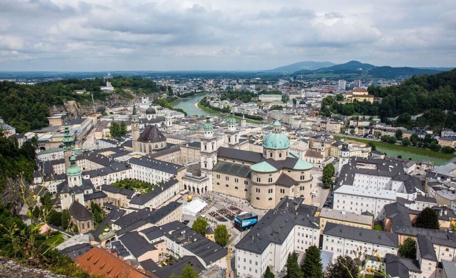 Full-Day Private Trip from Vienna to Salzburg - The Vienna pickup and private ride
