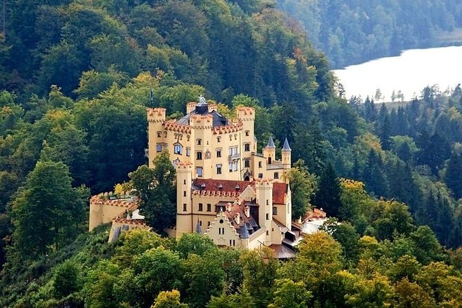 Full day small group Tour in Neuschwanstein from Innsbruck - Zugspitze and Alpsee photo stops