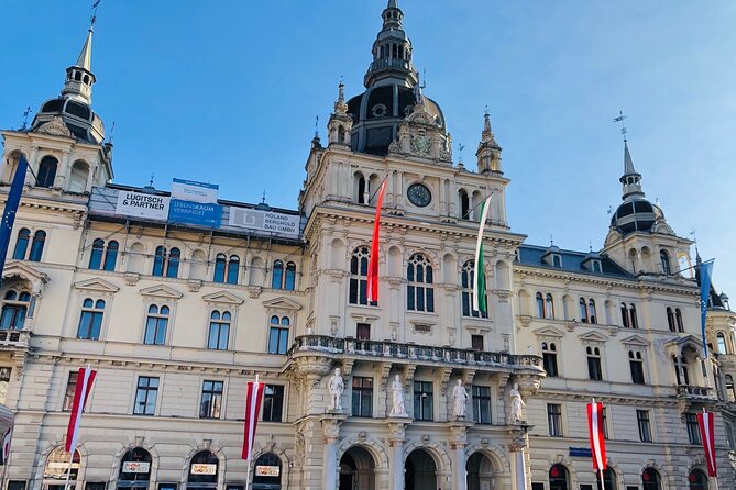 Fun & mobile scavenger hunt through Graz - Rathaus and Graz Opera