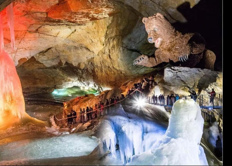 Hallstatt & Ice Cave & 5 fingers Private Trip From Salzburg - What the private guide adds