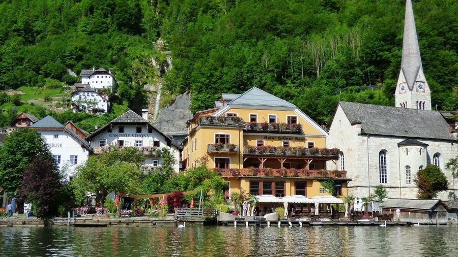 Hallstatt Private Walk Tour - Salt mining and Hallstatt’s long story