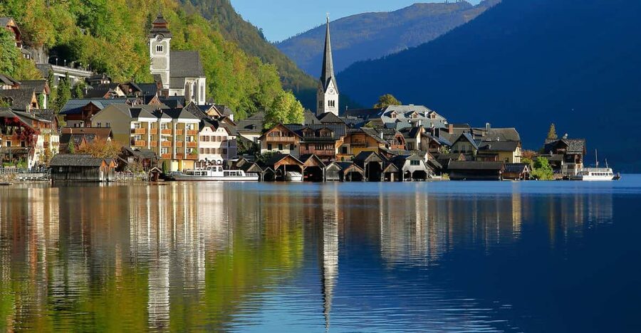 Hallstatt, St.Gilgen,St Wolfgang Salzkammergut from Salzburg - St. Wolfgang and its gentle lakeside pace