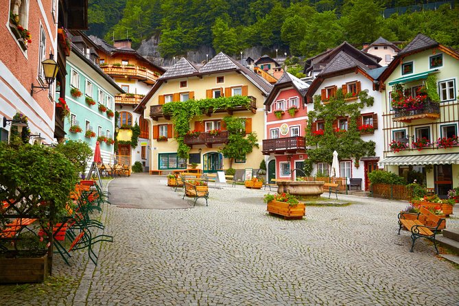Hallstatt & The Hills are Alive - Arriving in Hallstatt with a private guide