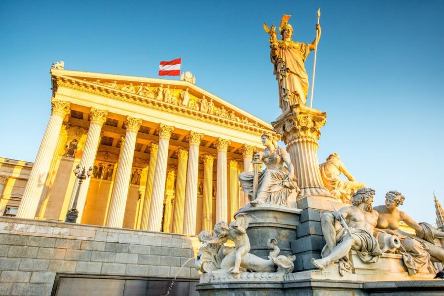 Highlights of Vienna: Private Bike Tour with Licensed Guide - What the private guide changes