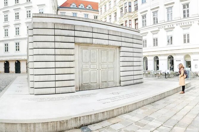 Historical Hitler Walking Tour of Vienna - Morzinplatz and the former Gestapo headquarters