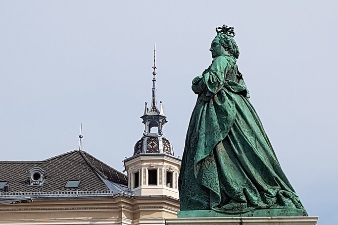 In-depth private tour through every corner of Klagenfurt - A private start at Klagenfurt’s Landhaus
