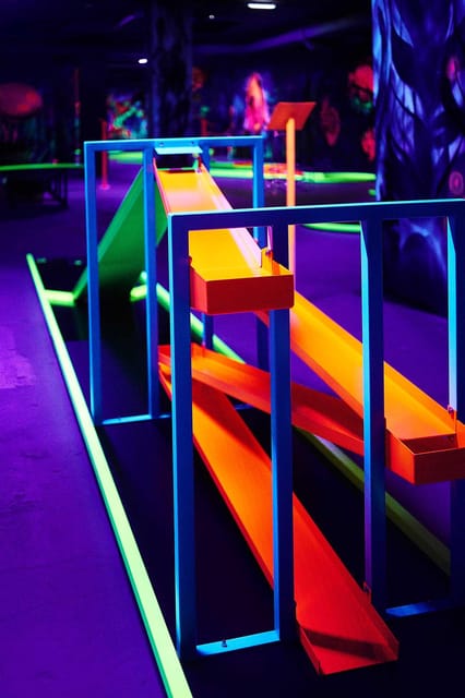 Innsbruck: 3D Mini Golf with Dazzling Light Effects - A social activity for families and friends