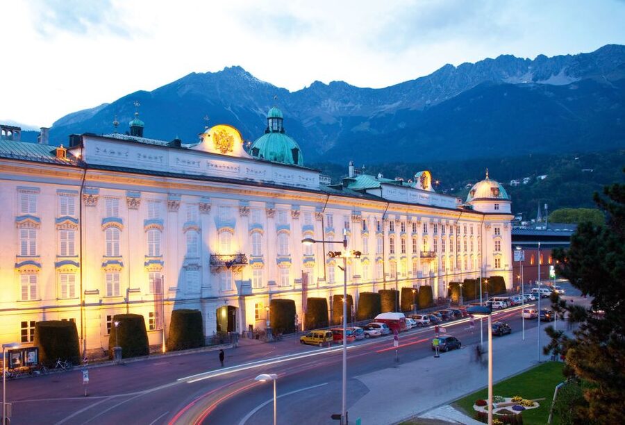 Innsbruck: City Card Including Public Transport - Ride the Sightseer bus for orientation