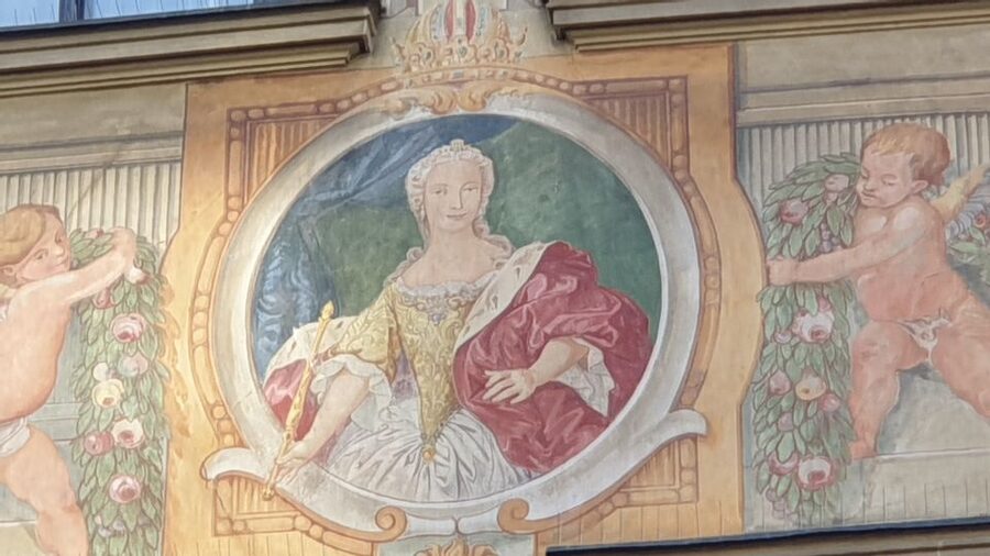 Innsbruck: City Highlights Private Guided Tour - Court Church and Maximilian’s bronze court