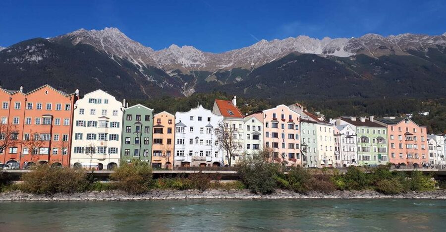 Innsbruck: Express Walk with a Local in 60 minutes - Dom St. Jakob and the city’s main landmarks