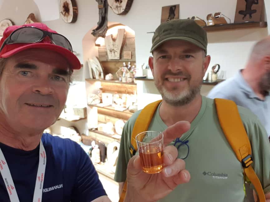Innsbruck: Food Walking Tour with a Licensed Guide - Finishing in a traditional café